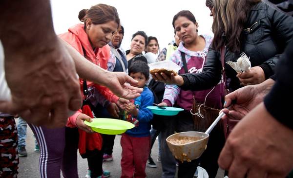 Mujeres y la triple jornada laboral: quién cuida a las que cuidan