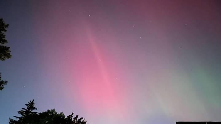 Auroras shine over Michigan, Midwest. See photos where the clouds parted Tuesday
