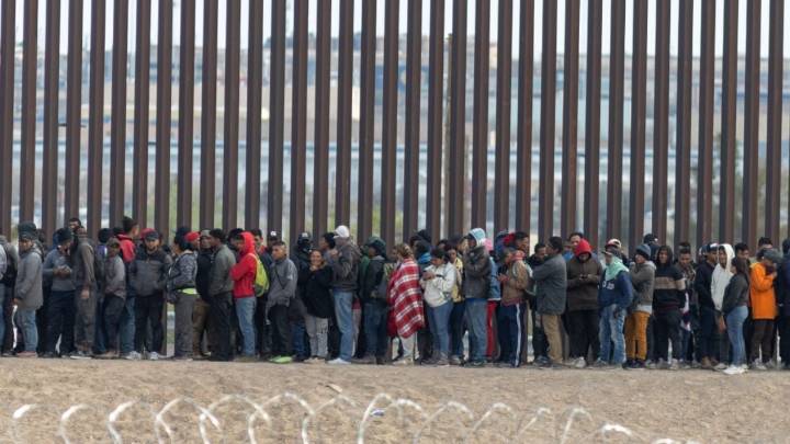 Gobierno de Trump revisará procesos de refugiados que ingresaron a EU durante administración de Biden