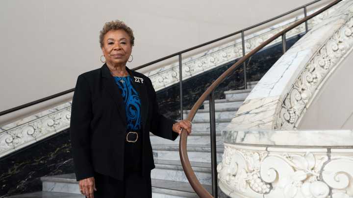 Oakland's new mayor Barbara Lee fights high crime and tells federal law enforcement to stay away