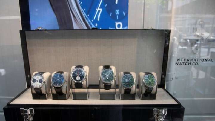 Jueza Deja en Liberad a Dos Ladrones de Relojes de Lujo con Historial de 52 Detenciones