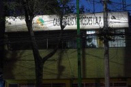 Fiscalía capitalina catea dos sedes de Casa de las Mercedes