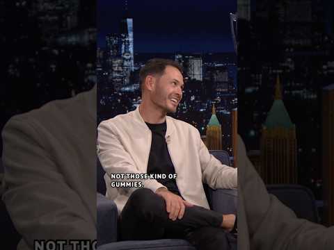 #KyleLarson describes what the driving conditions are like during a #NASCAR race 😨 #FallonTonight