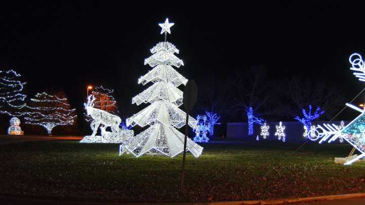 Final Bright Lights Holiday Nights display planned by Veterans United