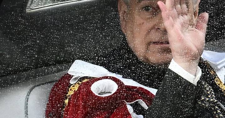 Cambian nombre del expríncipe Andrés en documentos de la línea de sucesión