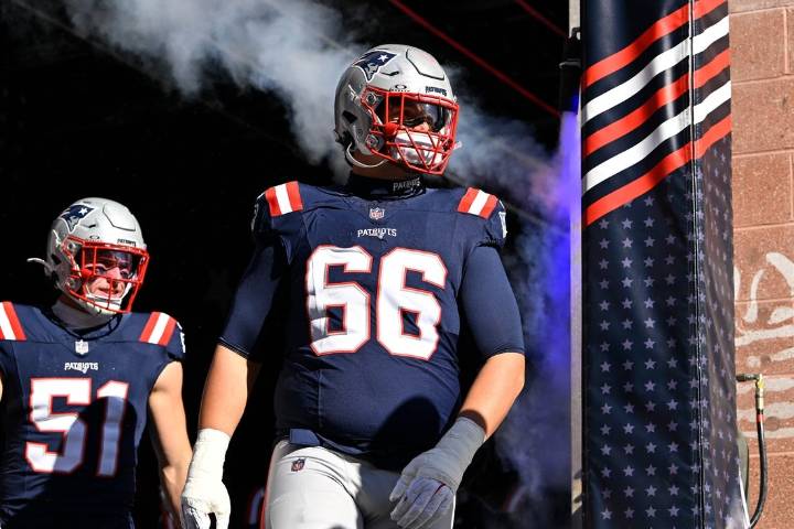 Deadspin | Patriots LT Will Campbell (leg) carted off field vs. Bengals