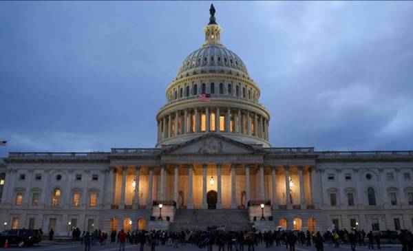 El Senado de Estados Unidos busca poner fin al cierre gubernamental más largo de su historia