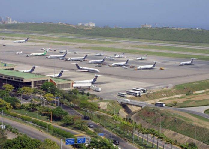 Autoridades y aerolíneas coordinan acciones para garantizar continuidad de vuelos en...