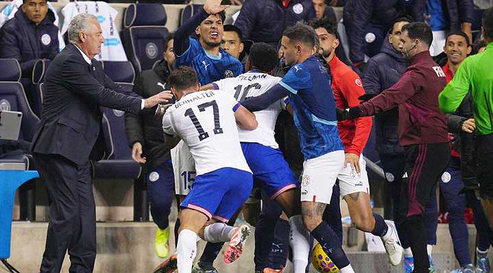 Video: El escandaloso final a los golpes del duelo amistoso entre Estados Unidos y Paraguay El equipo norteamericano ganó el partido.