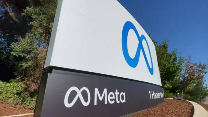 Meta prevails in historic FTC antitrust case, won’t have to break off WhatsApp, Instagram