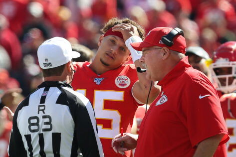 CBS Rules Analyst Calls Out Andy Reid’s Rejected Challenge After Refs’ Error Against Patrick Mahomes Questionable referee's call over Patrick Mahomes' pass disappoints HC Andy Reid whose request also 