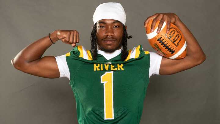 Watch Indian River rally past Lake Forest for 27