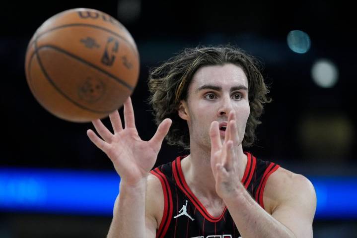 Giddey, Vucevic lead Bulls past Knicks 135-125 and a 5-0 start, their best in 29 years. – Winnipeg Free Press