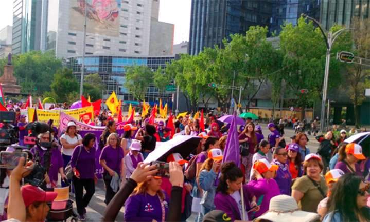 Avanzan más contingentes al Zócalo durante 25N