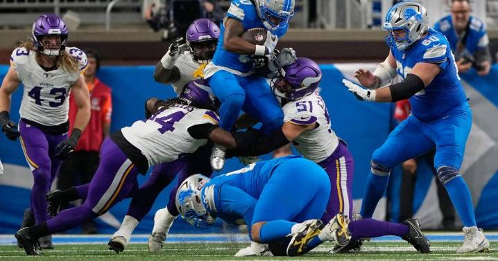 Vikings' defense might have saved their season after an early failure to support the in