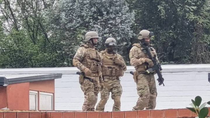 Tras el desmedido operativo en un hotel de alojamiento, la pareja interceptada denunció a la Policía