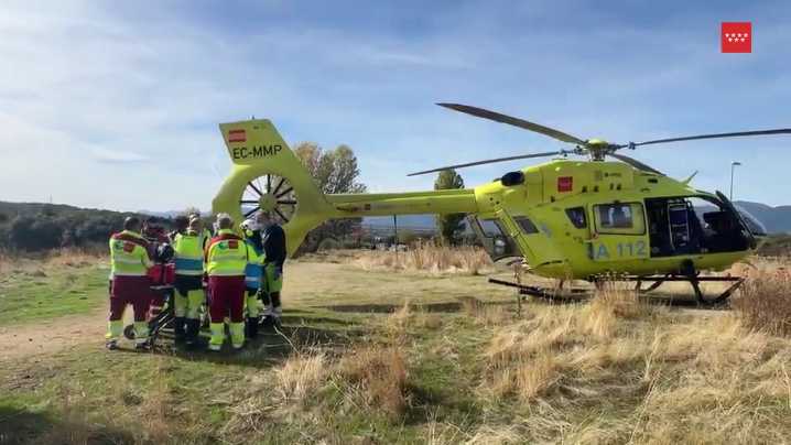 Herido grave un hombre de 62 años al clavarse una varilla de hierro en el muslo cuando arreglaba su jardín en Villalba