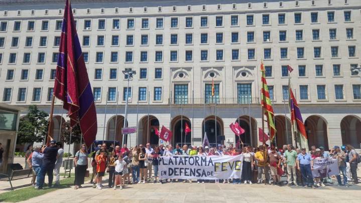Santano se reúne este miércoles con los alcaldes de la línea de Feve