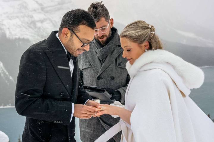 Couple Hiked 30 Minutes During Snowstorm to Get Married at National Park