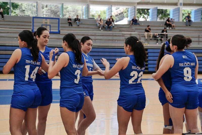 Dividieron triunfos las Borregas de visita