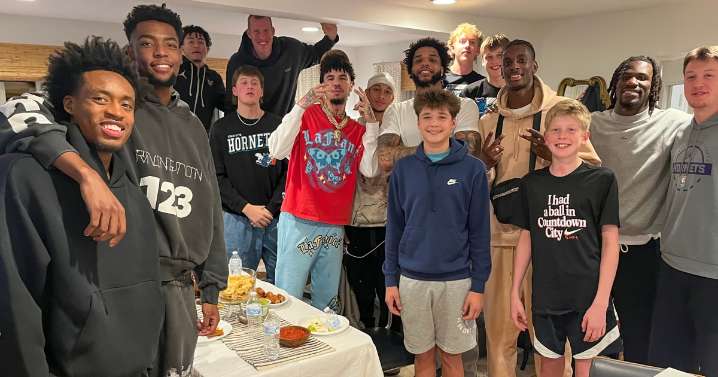 A family invited their NBA son to dinner. The whole team showed up.
