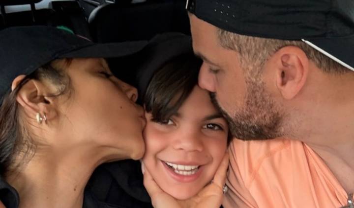 Hijo de Alejandra Espinoza canta al Señor el video causa furor