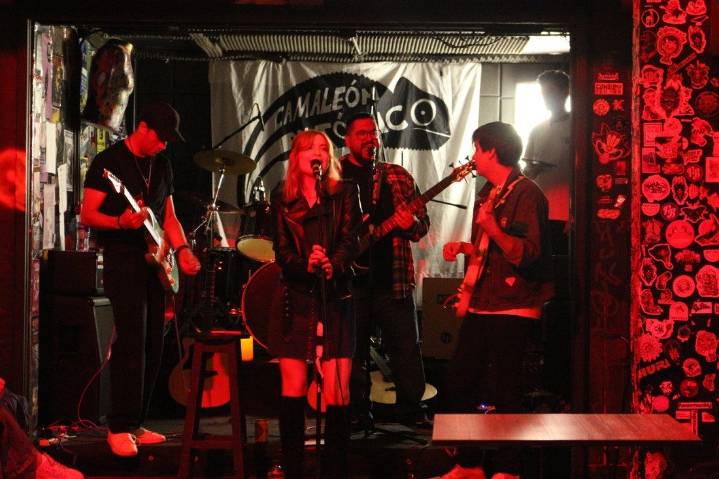 El Camaleón Daltónico: sonidos que cambian de piel y de color con Nana Guerra y Nick Barrera