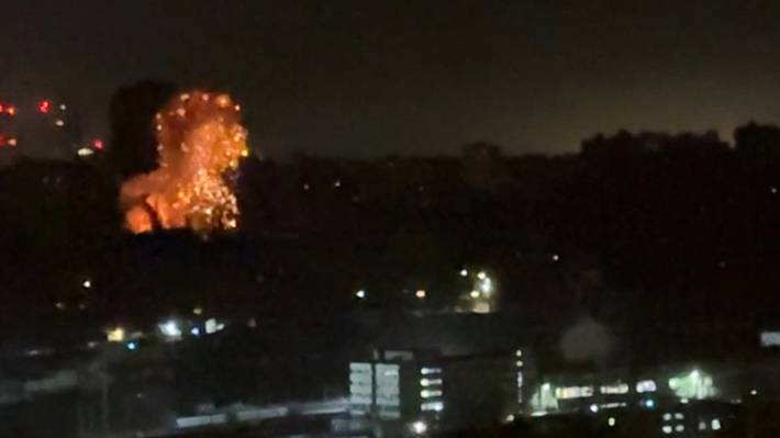 Un muerto y al menos 15 heridos tras “masivo” ataque ruso contra capital de Ucrania