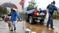 ALARMA en el sur de California: río atmosférico se desborda y causa la muerte de anciano de 71 años