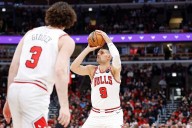 Bulls rally from 24 down vs. 76ers in battle of East leaders