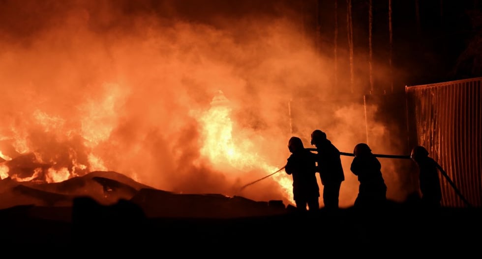 Argentina: Controlan incendio tras fuerte explosión en zona industrial de Buenos Aires