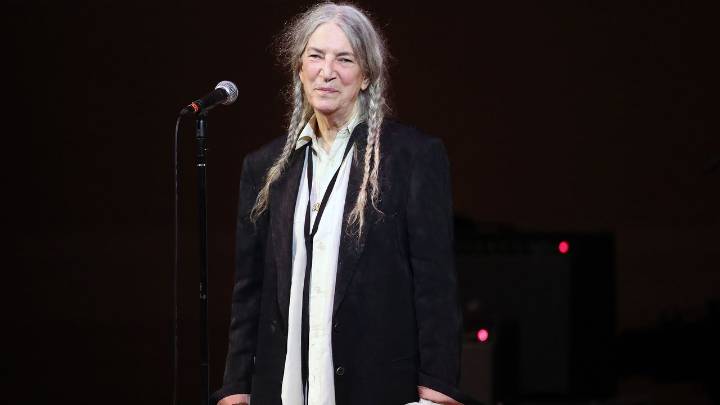 Patti Smith, Prolific Writer and “Accidental Rockstar,” Writes Most of Her Work By Hand