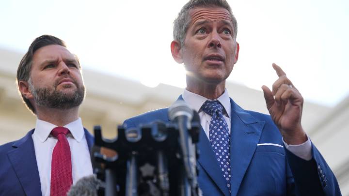 California plans to revoke 17,000 commercial driver's licenses given to immigrants