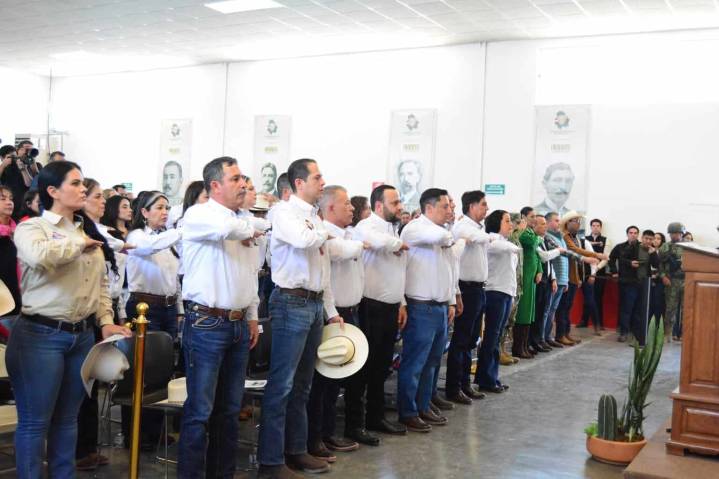 Con la presencia de los tres poderes del Estado, conmemora Congreso el 115 Aniversario del Inicio de la Revolución Mexicana