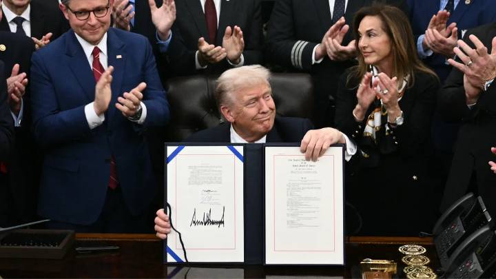 Termina el cierre de Gobierno en los Estados Unidos: Trump firmó paquete de presupuesto temporal