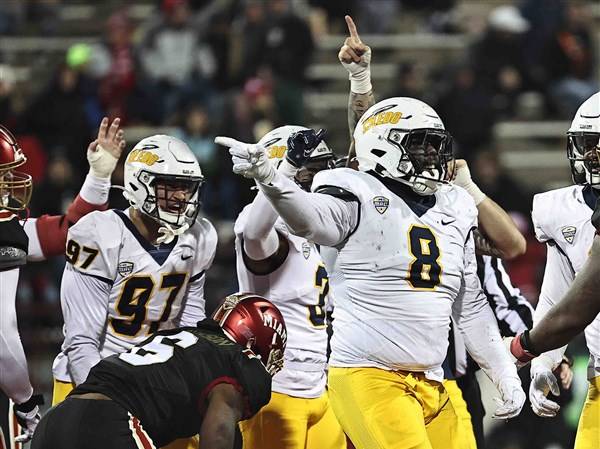 Opening lines: All local teams open as favorites