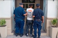 Un joven fue detenido tras herir con un cuchillo a otro y agredir a la madre de la víctima