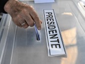 Elecciones presidenciales en Chile: con una amplia participación y sin incidentes, cierran las urnas y comienzan a contar los votos