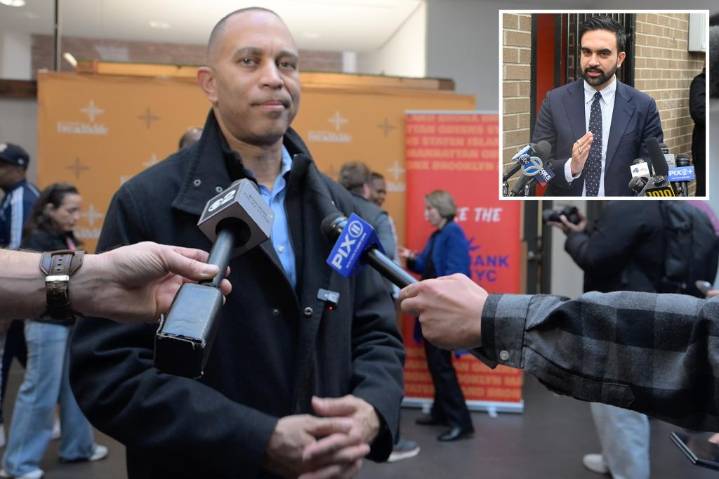 Hakeem Jeffries insists he didn't discuss left-wing primary challenger with DSA Mayor