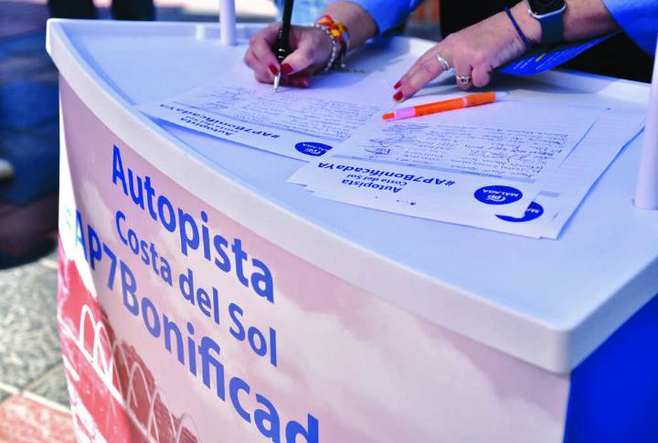 El subdelegado del Gobierno arremete contra la recogida de firmas del PP para bonificar los peajes