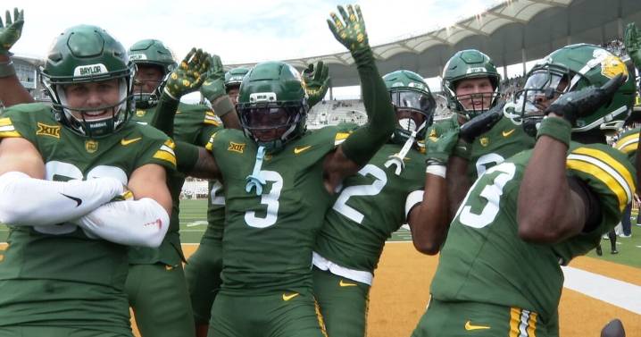 Baylor football dominates UCF 30-3 in homecoming win