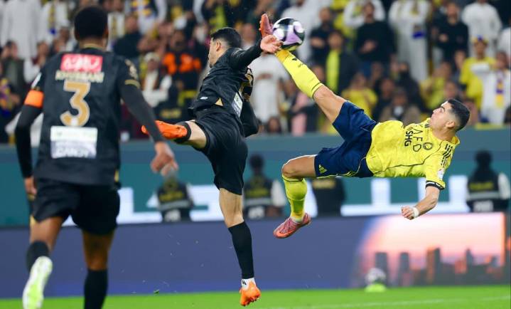 Protagoniza Cristiano Ronaldo otra espectacular chilena en su carrera