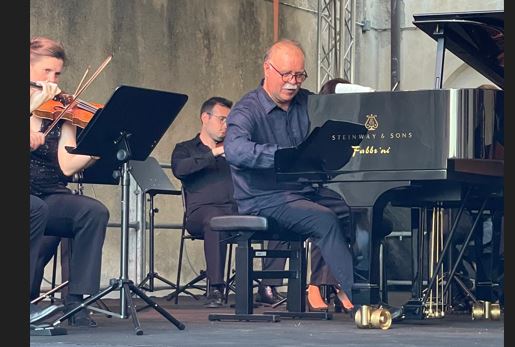 Arturo Cuéllar, el maestro del jazz que lleva el ritmo colombiano a Viena