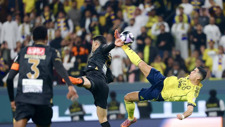 Cristiano Ronaldo firma una chilena de antología en la goleada del Al Nassr