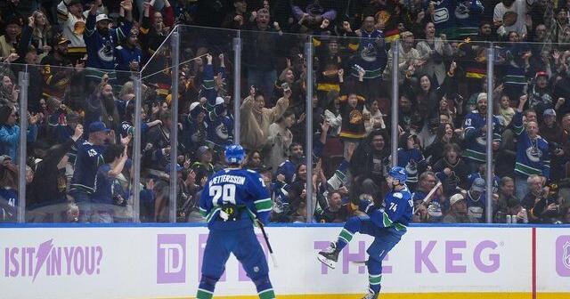 Boeser, Lankinen lead Canucks to 4-3 win over Blue Jackets