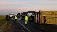 Impresionante choque y vuelco de camiones en Ruta 9 dejó al menos un herido