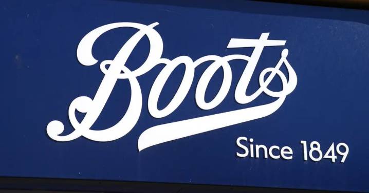 Boots discounts MAC beauty gift set by £53 in limited time deal