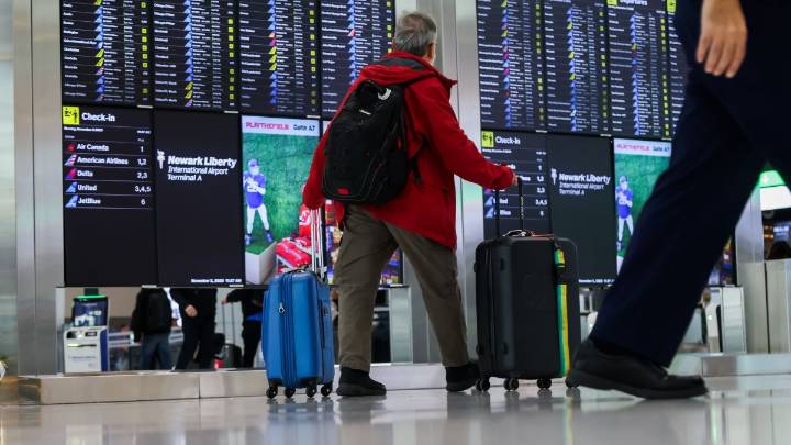 ¿Te corresponde un reembolso si cancelan tu vuelo por los recortes? Esto debes saber
