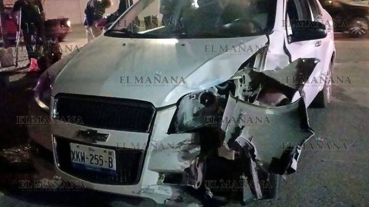 Nuevo Laredo: mujer invade carril en la colonia Pancho Villa y se lleva de encuentro a motociclista