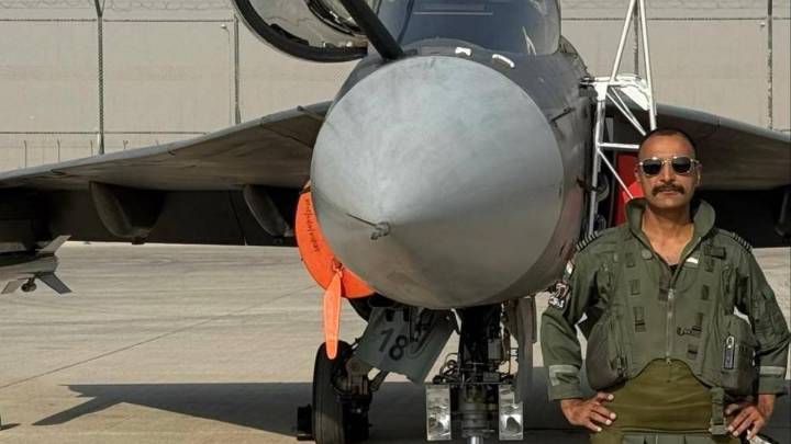 IAF pays respects to Wg Cdr Namansh Syal after Tejas crash in Dubai
